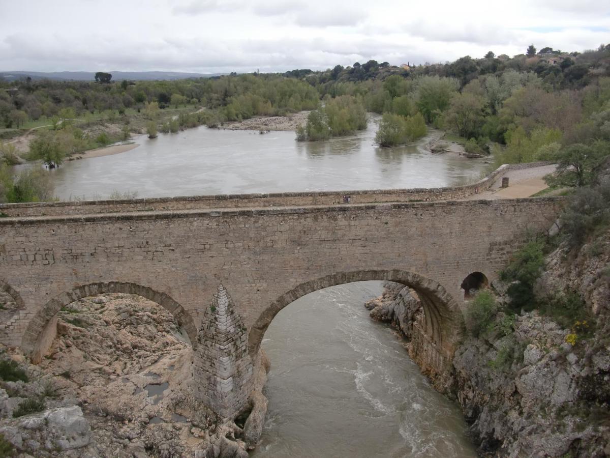 Gite De La Tour Saint-Guilhem-le-Desert Bagian luar foto
